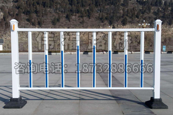 隔離護欄（lán）